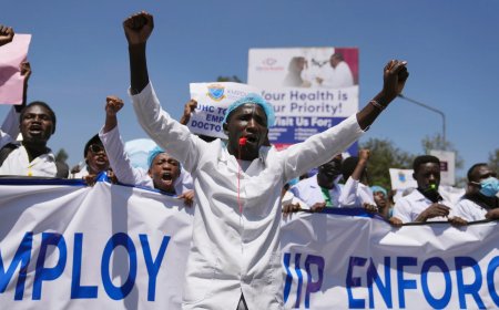 CLERGY MEETS STRIKING PHYSICIANS TO MEDIATE TALKS WITH THE GOVERNMENT