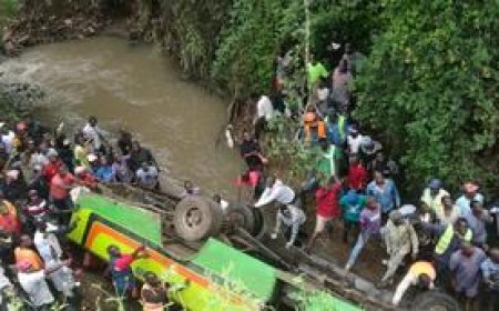 8 DEAD AND SCORES INJURED IN KAREN ACCIDENT