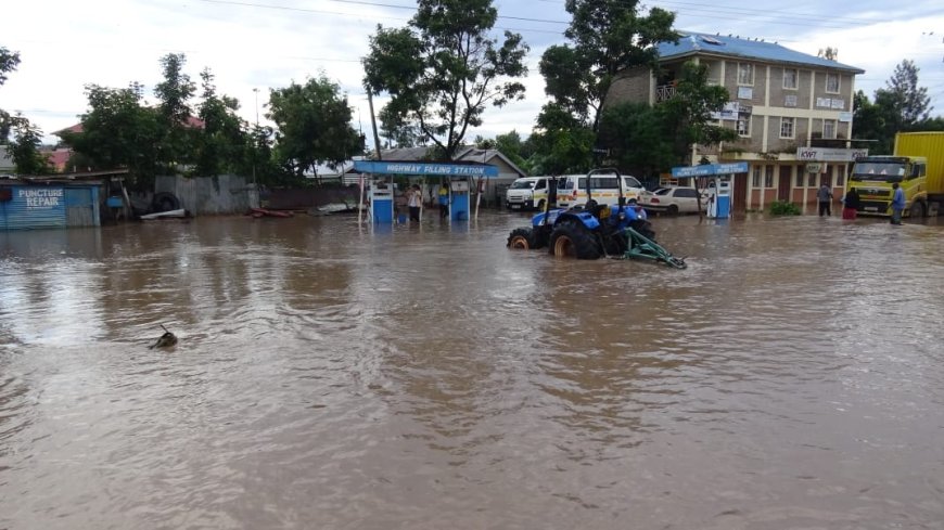 HEAVY RAINS DISRUPT TRAFFIC ON KISUMU-NAIROBI HIGHWAY