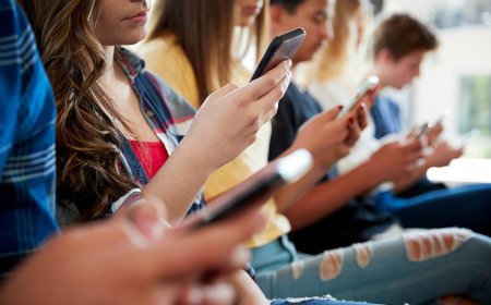 Social Media: How It Affects Young People
