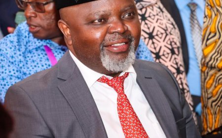 Sisi tukiwa viongozi tumewaambia tutafanya mambo mengi na hatufanyi– Senator Murungi